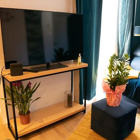 Coeur De Ville T2, Terrasse, Clim Tt Equipe, Parking Санари-сюр-Мер Экстерьер фото