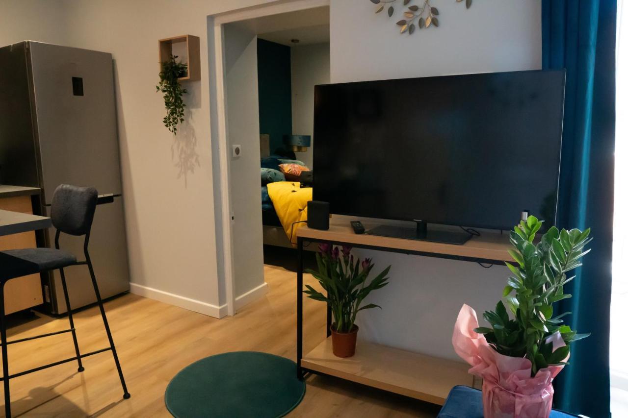 Coeur De Ville T2, Terrasse, Clim Tt Equipe, Parking Санари-сюр-Мер Экстерьер фото