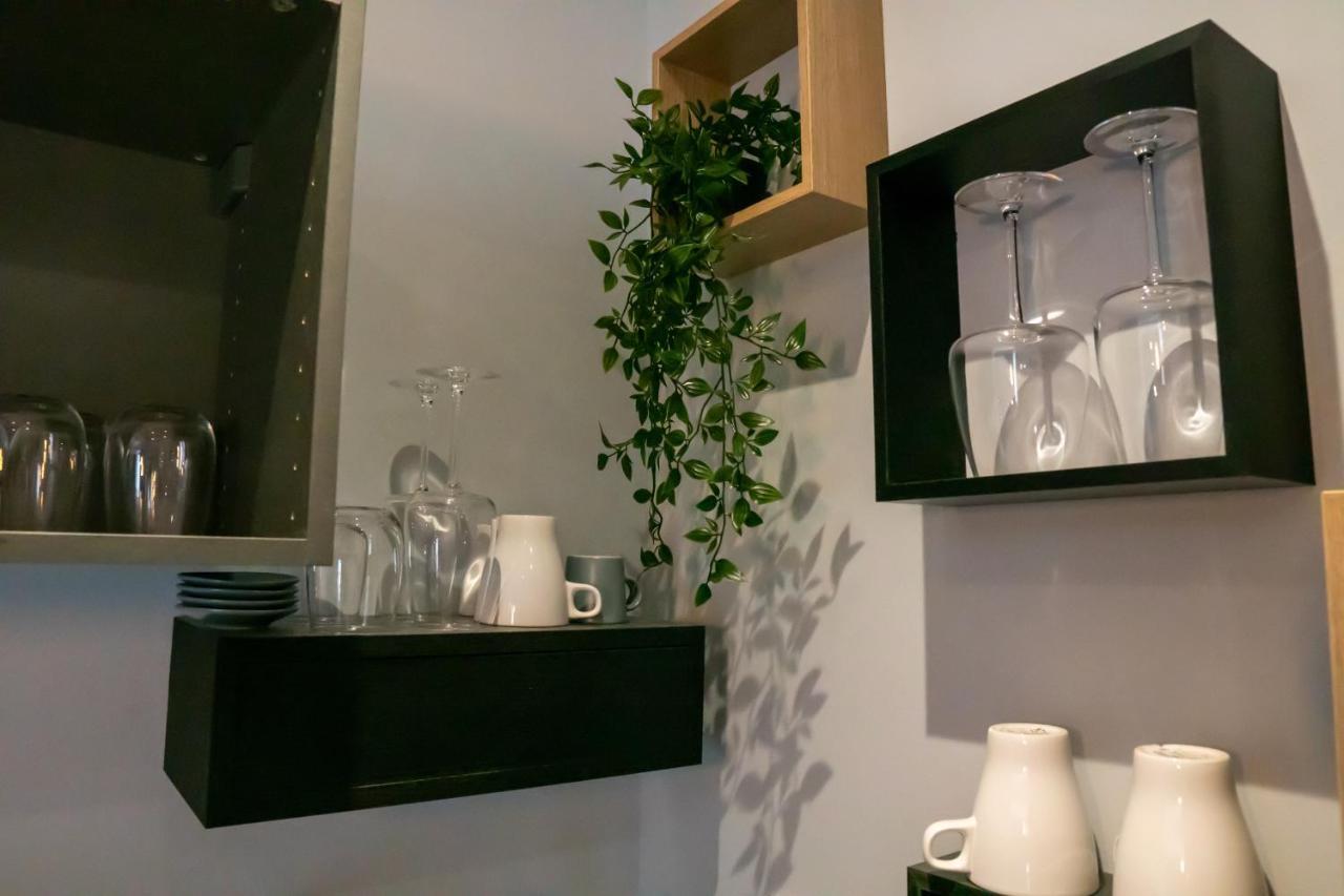 Coeur De Ville T2, Terrasse, Clim Tt Equipe, Parking Санари-сюр-Мер Экстерьер фото